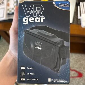 VR Gear Portable Headset in Black With Box& Cleaning Cloth Never Used